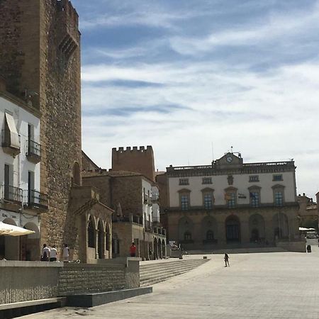 Apartamentos Turisticos Domus Seleqtia Plaza Mayor Caces Exteriér fotografie